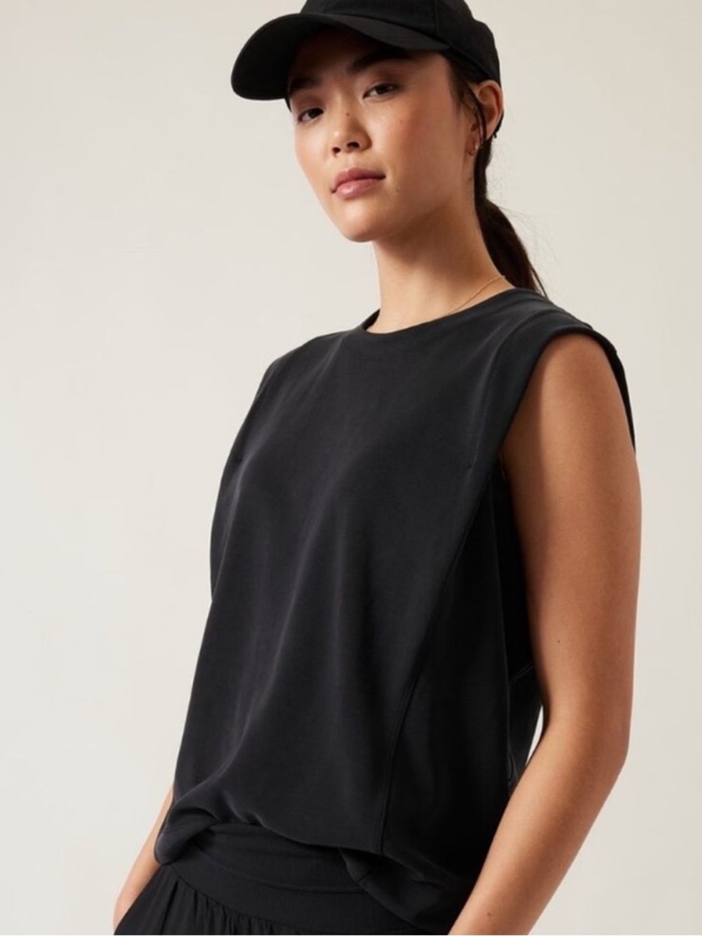 Athleta Black Seasoft Tank
Sweatshirt size Large
